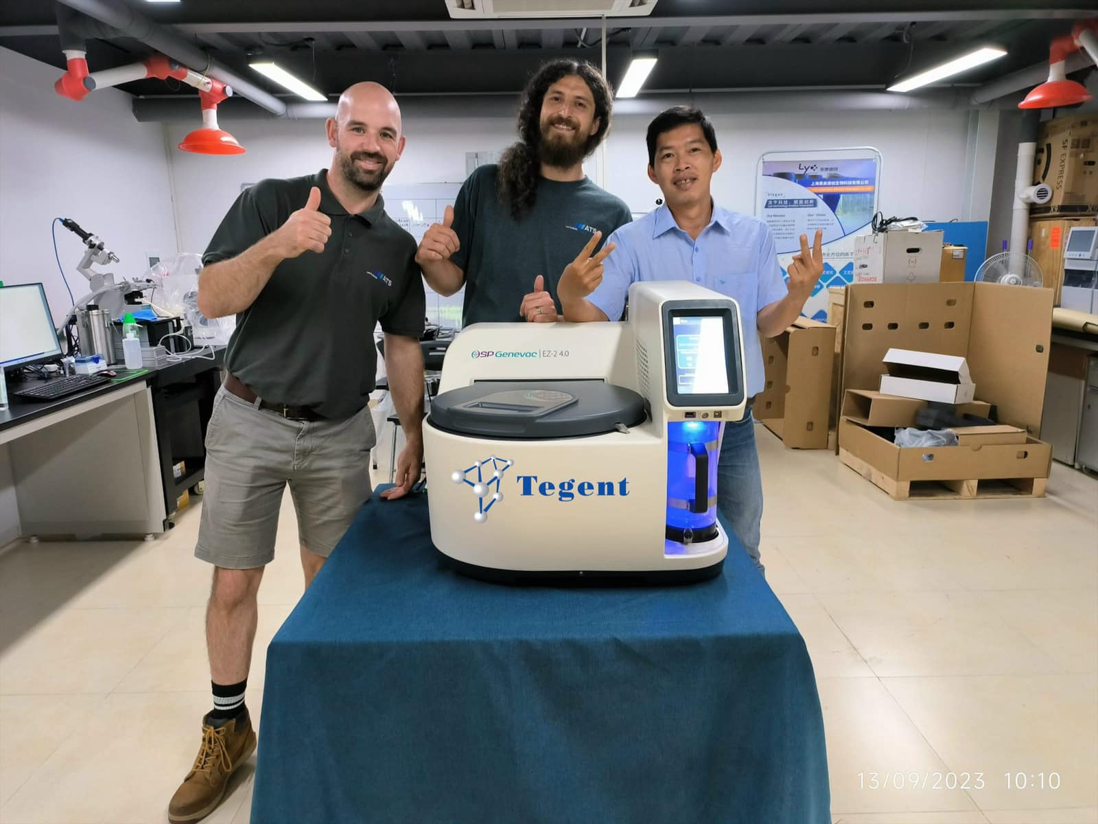 Team Kĩ Thuật của Tegent được đào tạo bảo trì và sửa chữa máy cô mẫu từ Genevac Anh Quốc