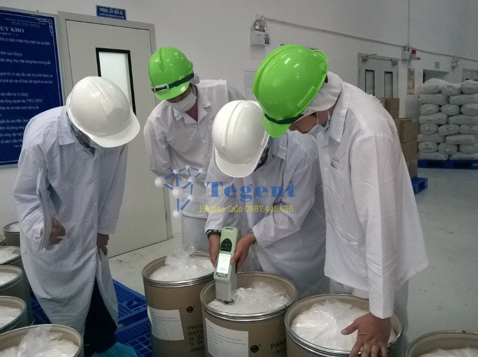 Máy Raman cầm tay kiểm tra nguyên liệu đầu vào tại nhà máy Eu GMP