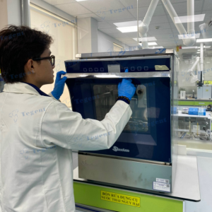 Máy rửa dụng cụ Steelco Lab 500 dùng rửa dụng cụ thủy tinh phòng thí nghiệm